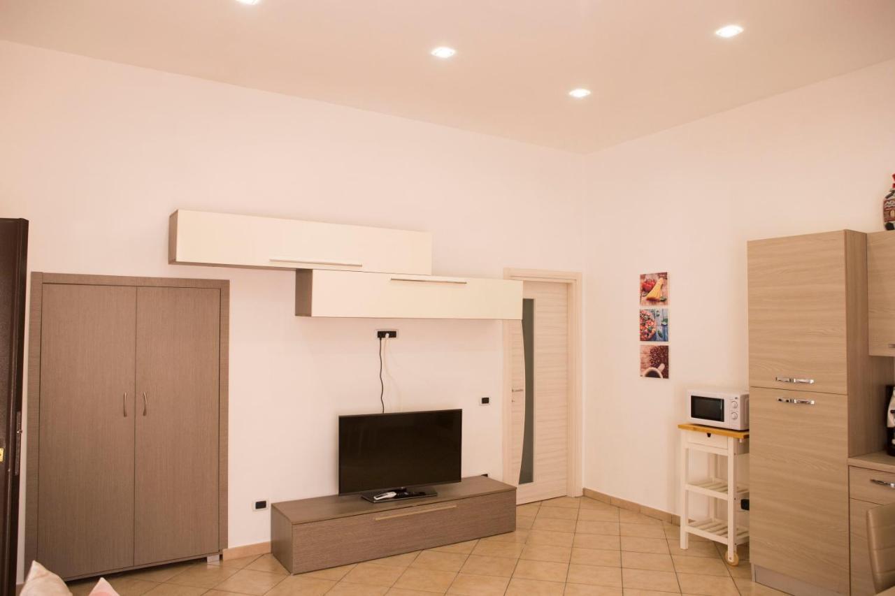 Airport House Apartment Naples Exterior photo