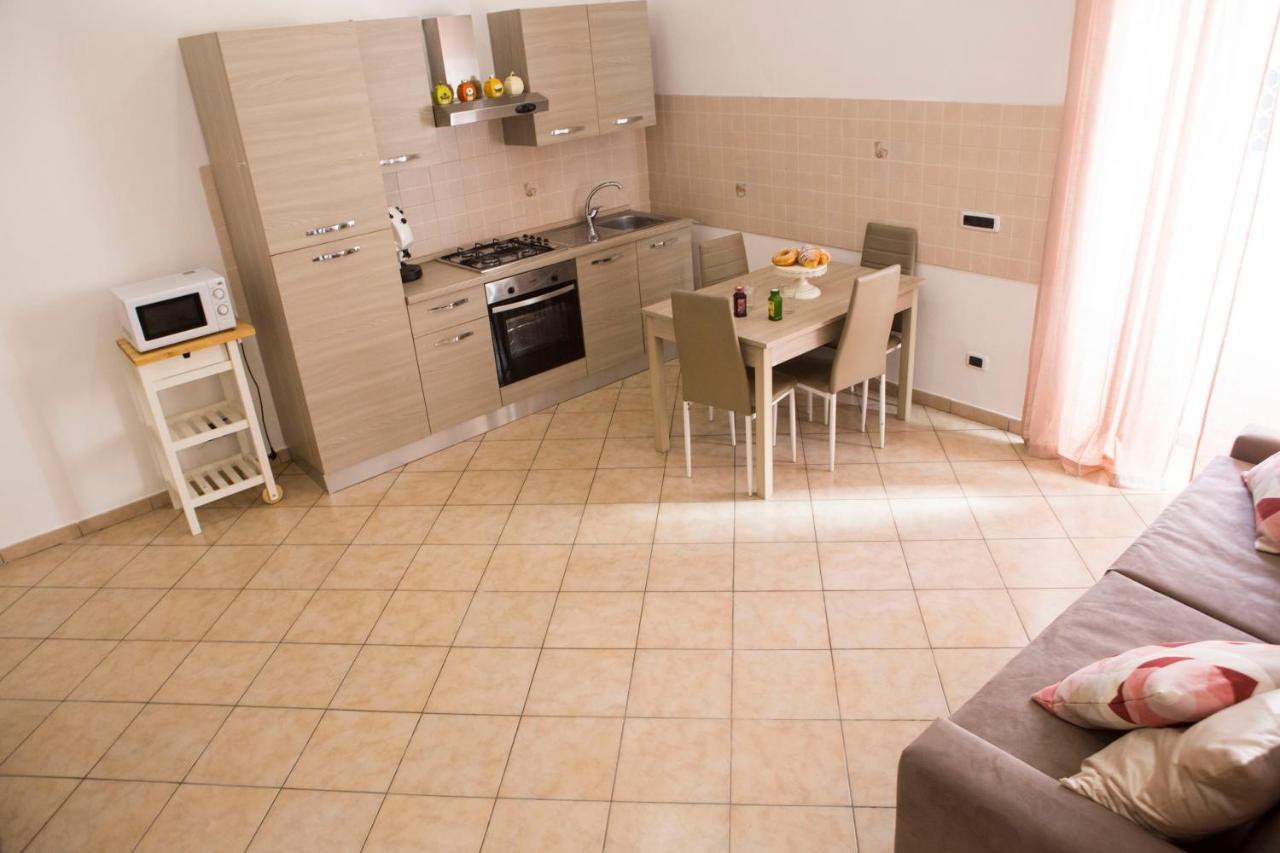Airport House Apartment Naples Exterior photo